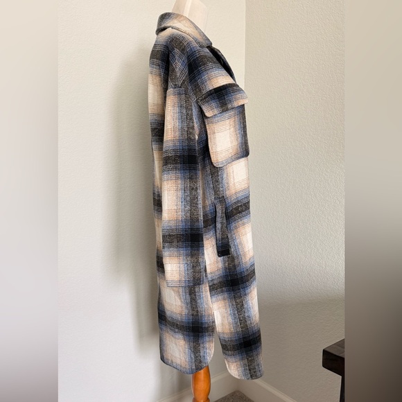 Plaid Shacket size Small - Picture 6 of 13